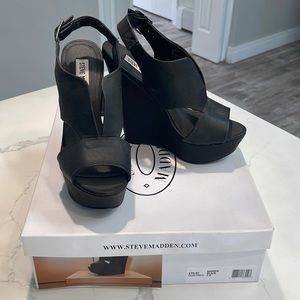 Steve Madden wedges. Size 7. Black